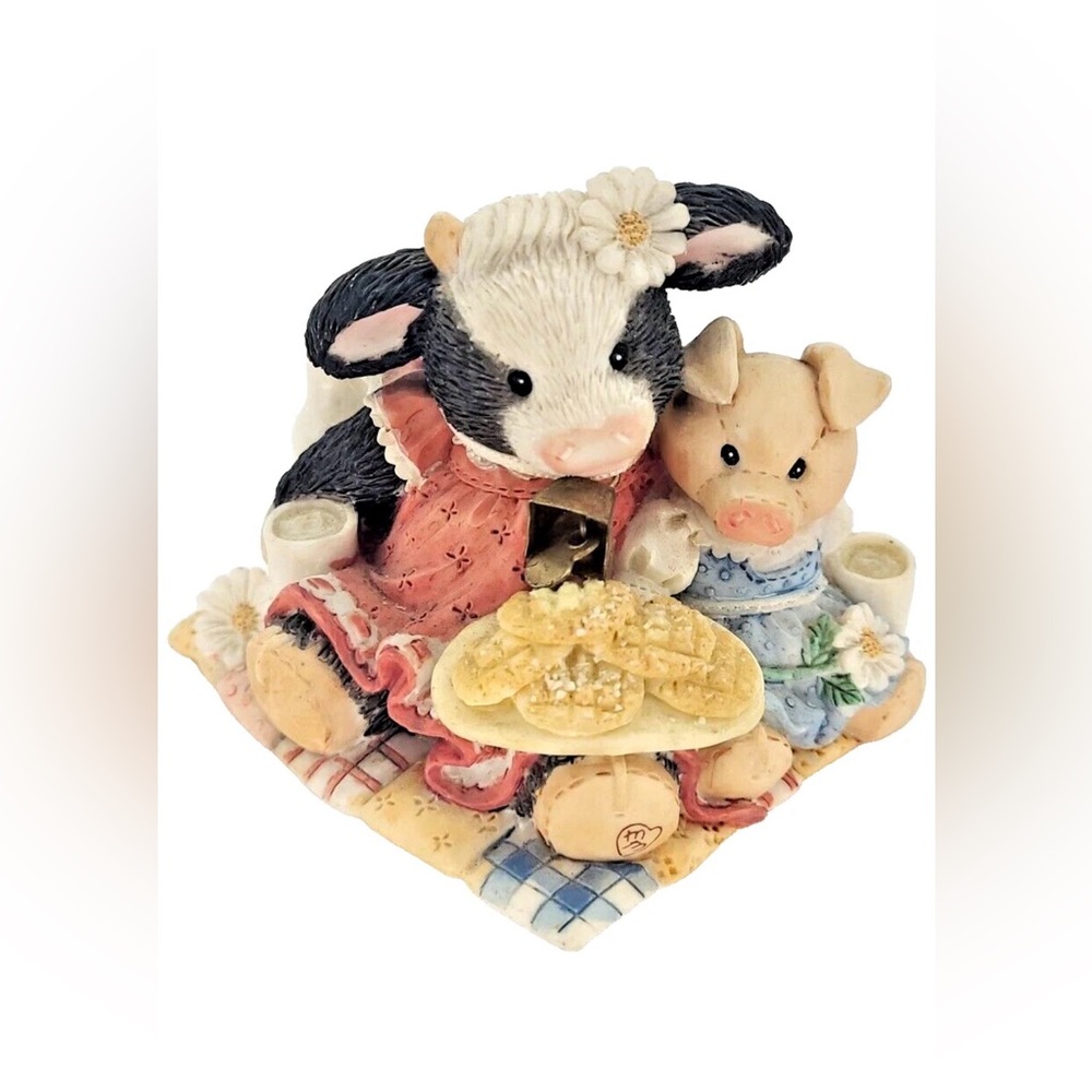 Vintage Mary Moo Moos "Cookies are for Sharing" Figurine, 1993, EUC